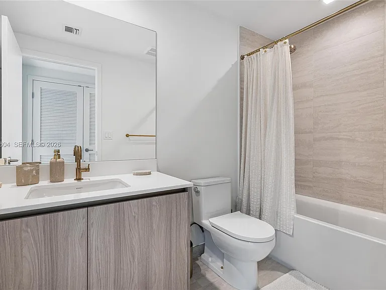 77 SE 5th St #3001 — Photo 27