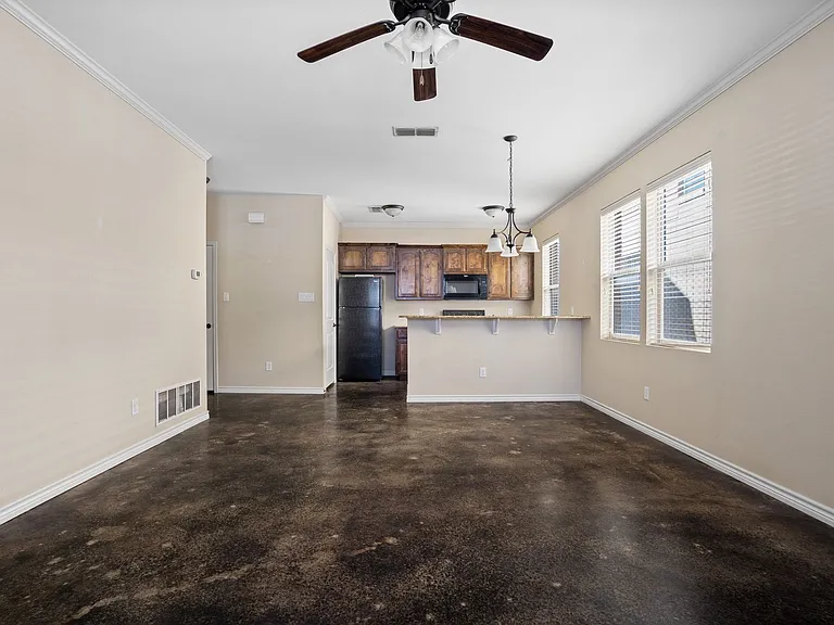 College Ave Apartments — Photo 40