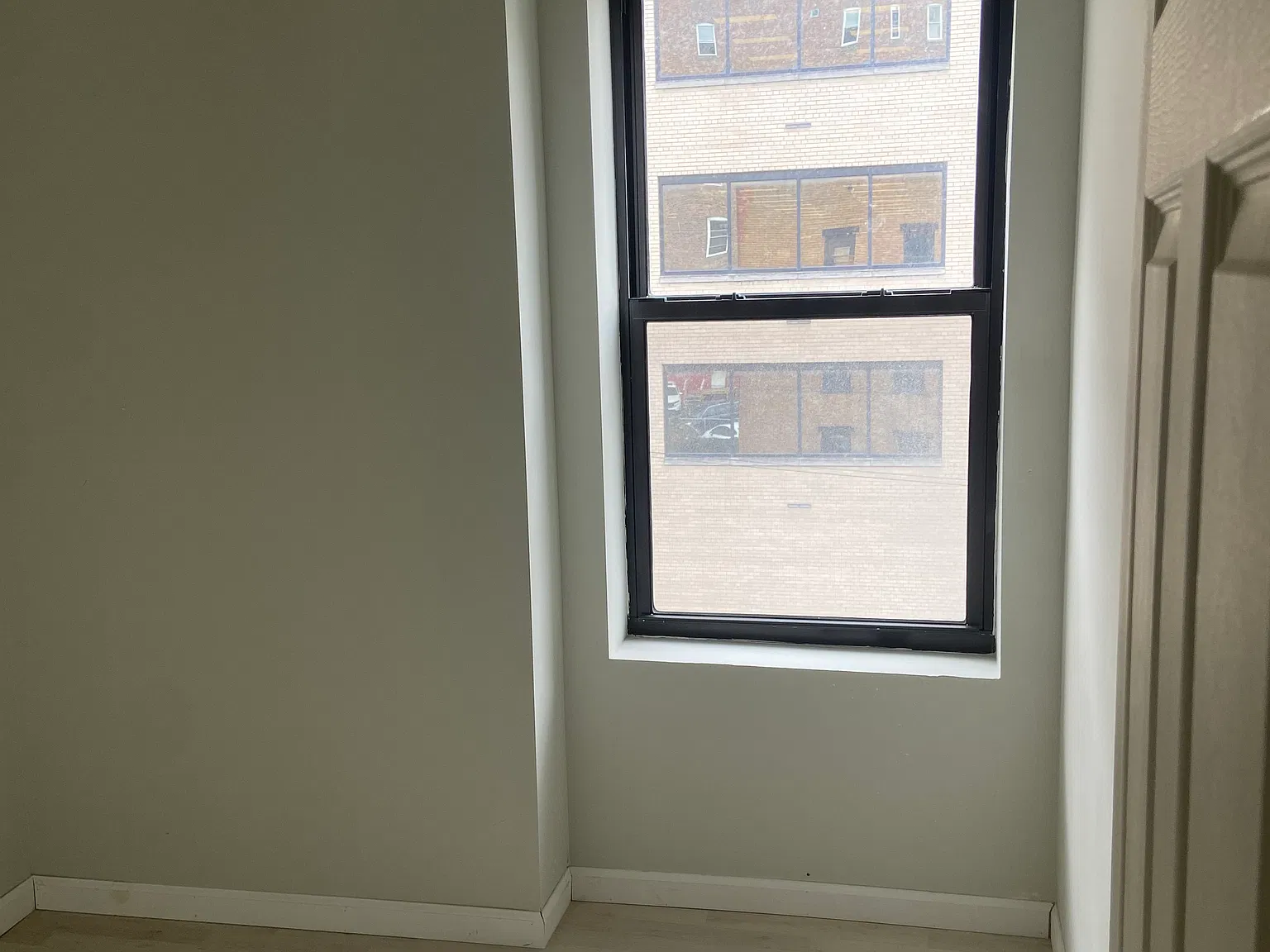 3 bed, 1083 sqft, $2,200 — Photo 4