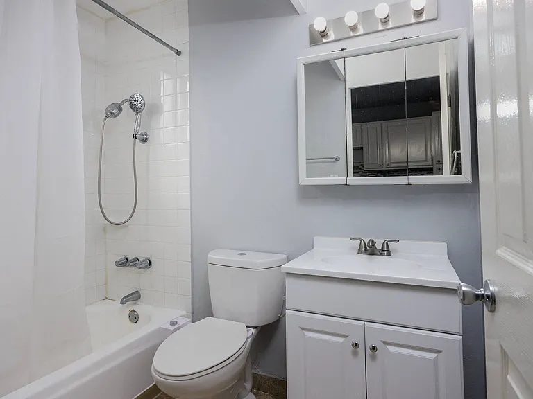 633 East 1st Street — Photo 20