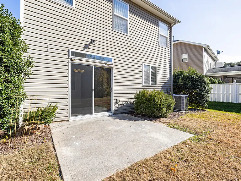 3030 Remington Oaks Cir — Photo 12