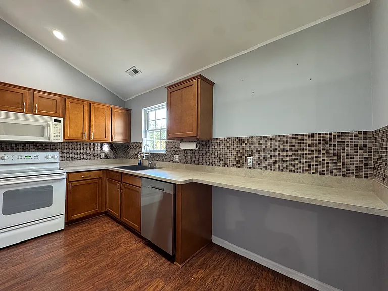 21083 Cooper Dr #26 — Photo 14