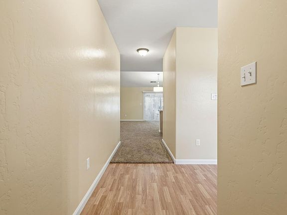 5th image of 2630 E Parkview Ave