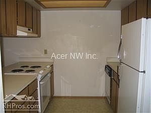 1st image of 5121 176th St SW APT 4
