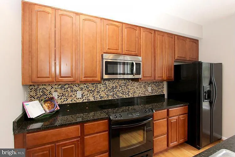 610 Irving St NW #201 — Photo 10