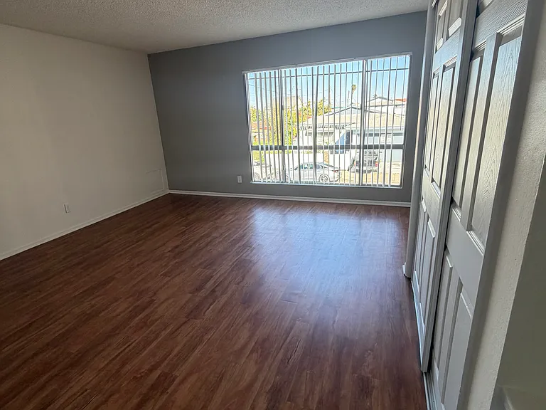 Villa Serena Apts — Photo 23