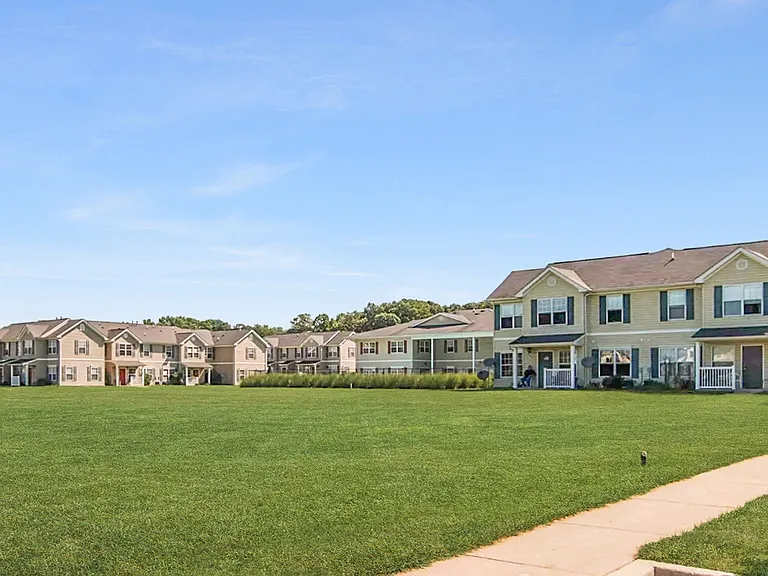 Glen Creek Apartments — Photo 9