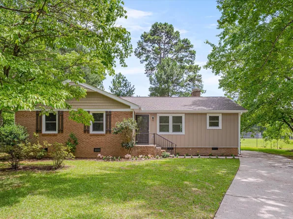 411 S Montreal Ct, Cary, NC 27511