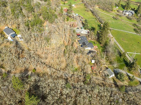 2nd image of 2083 Knowles Rd