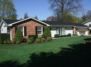 7910 Springledge Rd, Northfield, OH 44067