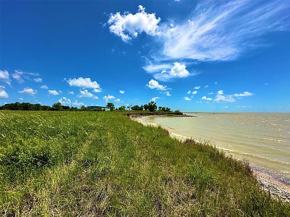 2nd image of 2101 W Bayshore Rd