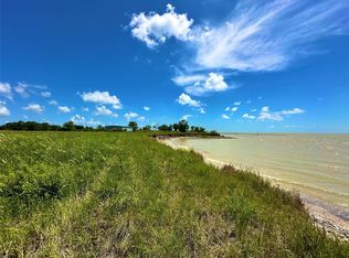 2101 W Bayshore Rd, Oakland, TX 77514