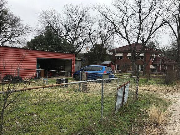 4th image of 412 SW 4th Ave