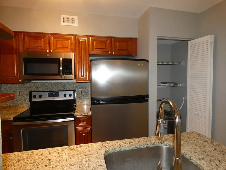 2841 N Oakland Forest Dr #207-1 — Photo 17