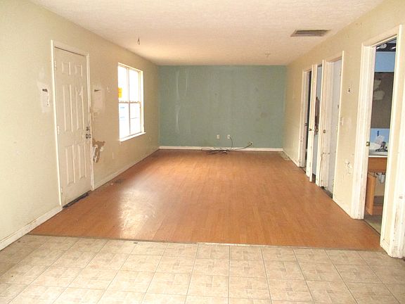 3rd image of 36927 Pratt Rd