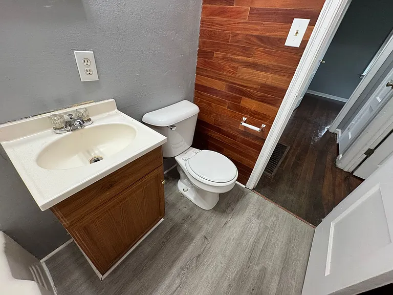 2342 E Legrande Ave — Photo 19