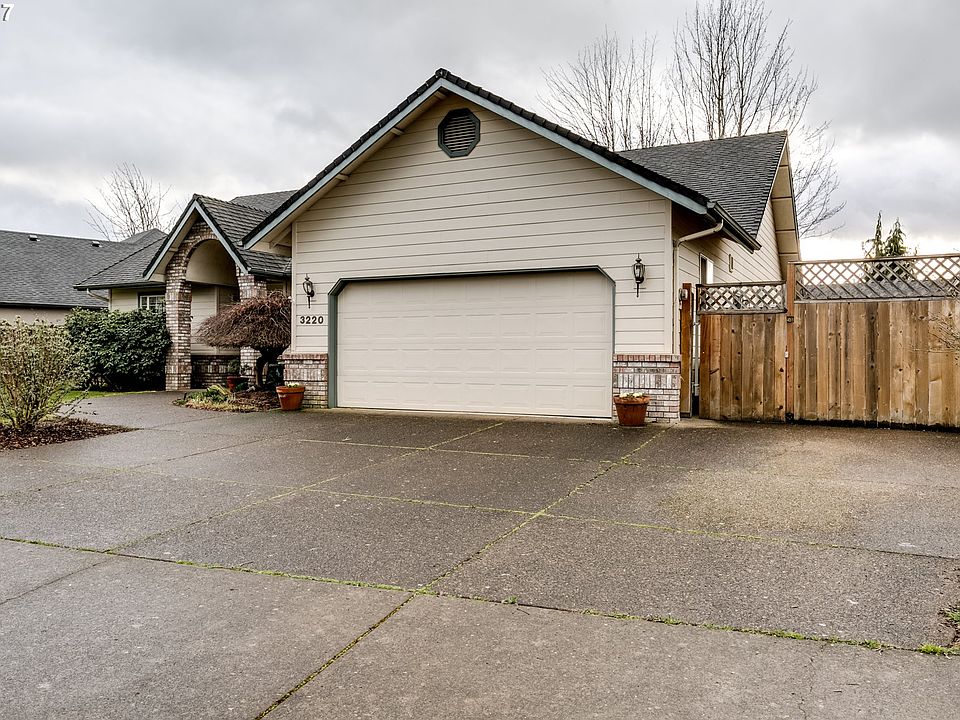 2nd image of 3220 Twin Elms Dr