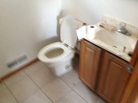 4th image of 4112 Laramie Ln APT 4
