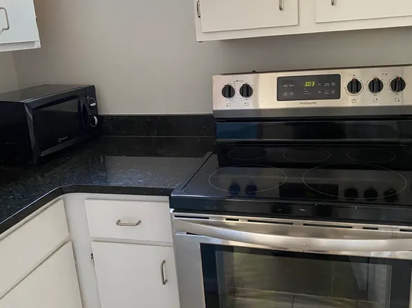 18 S Arthur Ashe Blvd #1, Richmond, VA 23220