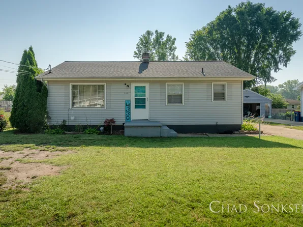 4330 Stuart Ave SE, Grand Rapids, MI 49508