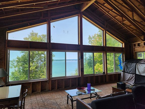 2nd image of 5228 Cedar Dr
