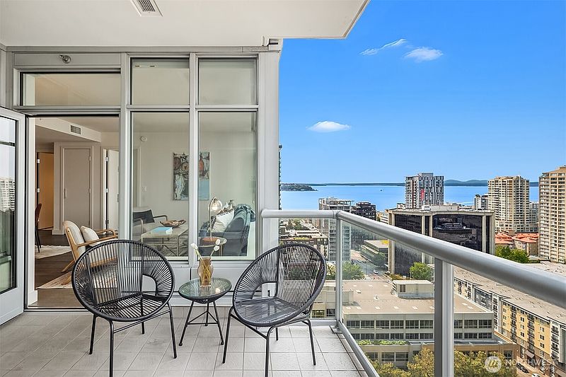 5th image of 588 Bell Street #2201S