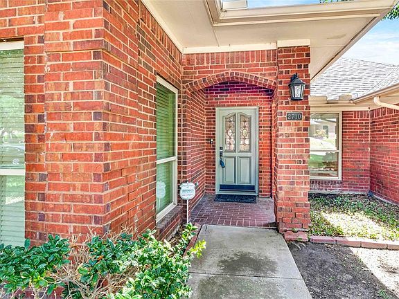 4th image of 2710 Ridgeview Ln