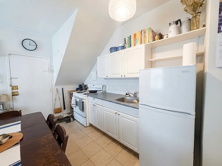 57 Cowan Ave #U302 — Photo 5