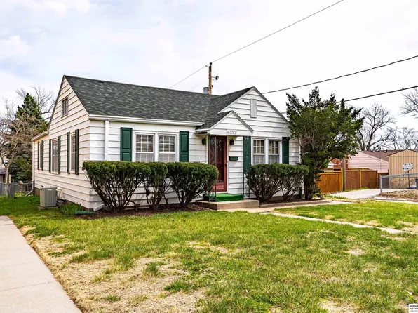 5223 S 81st St, Ralston, NE 68127