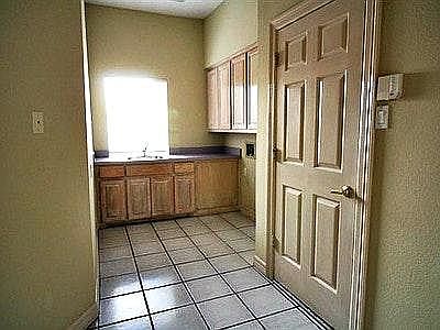 3rd image of 4513 Southgate Dr