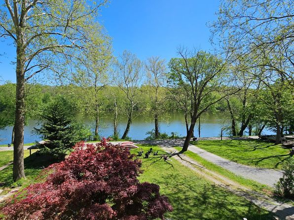 1529 Knott Rd, Shepherdstown, WV 25443