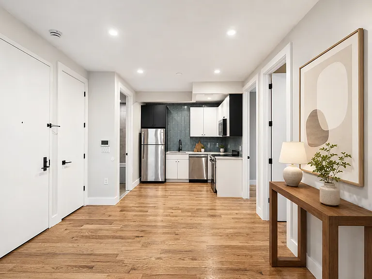 104 E 51st St #4B — Photo 1