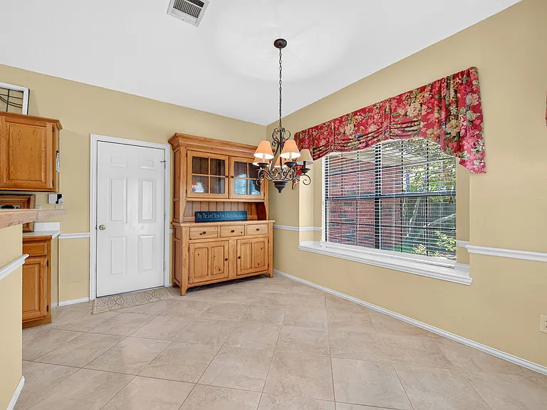 Breakfast room
