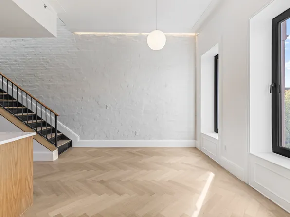 129 Malcolm X Boulevard image 4 of 24