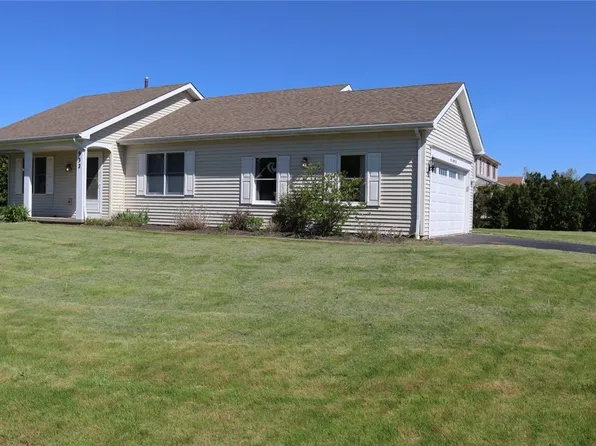 932 Limpet Dr, Webster, NY 14580