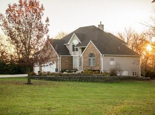 26121 S Skyline Dr, Harrisonville, MO 64701