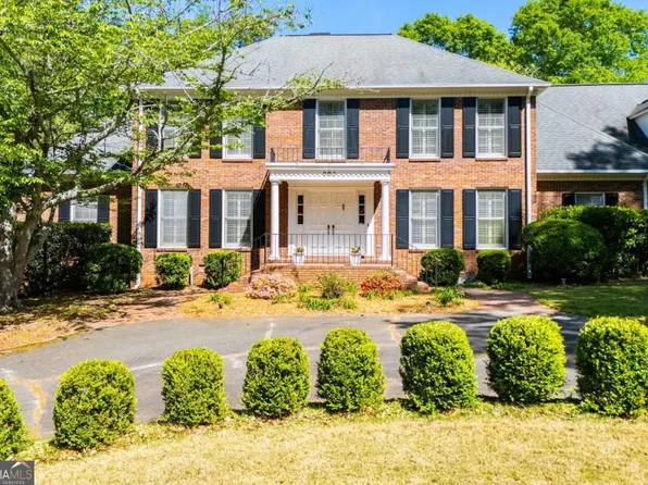 203 S Ole Hickory Trl, Carrollton, GA 30117
