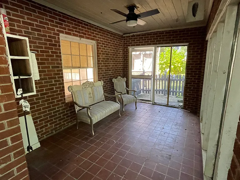 868 Boulevard — Photo 4