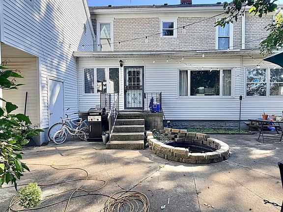 2nd image of 2101 N Benton Rd