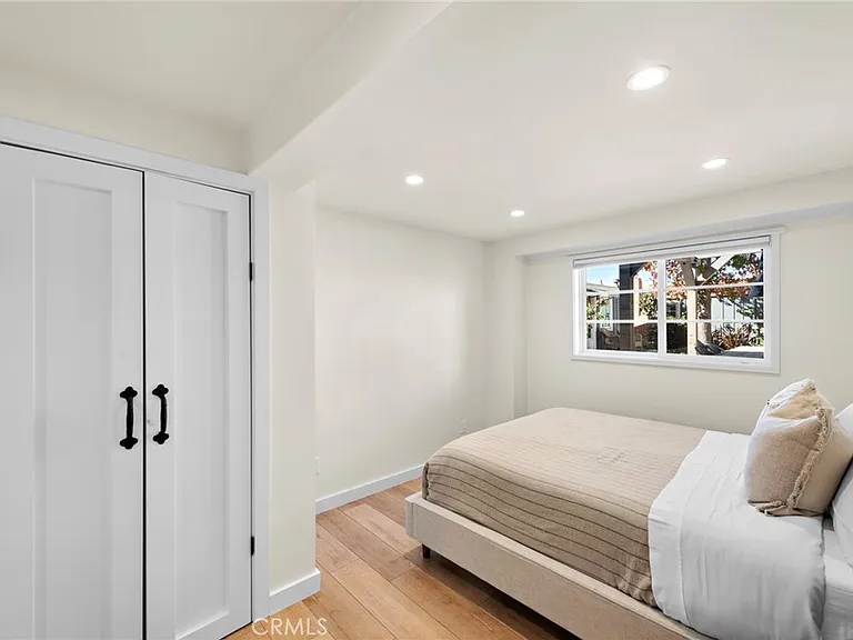 233 Cajon St — Photo 11