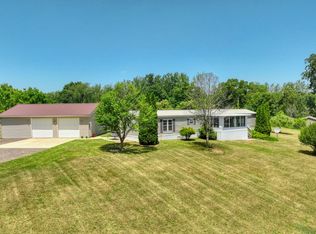 2752 W Mosherville Rd, Jonesville, MI 49250