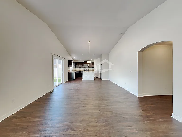 754 N Scotney Ave — Photo 7