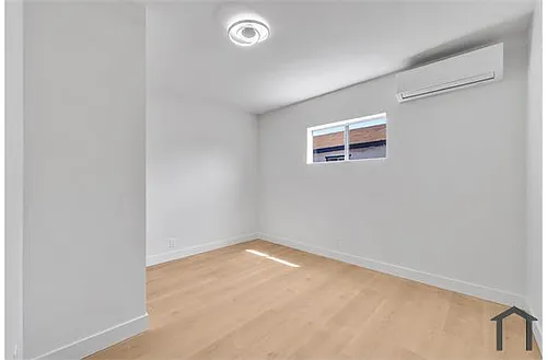 2305 Sesmas St Photo 1