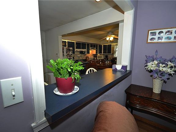 3rd image of 1002 Lake Claire Dr