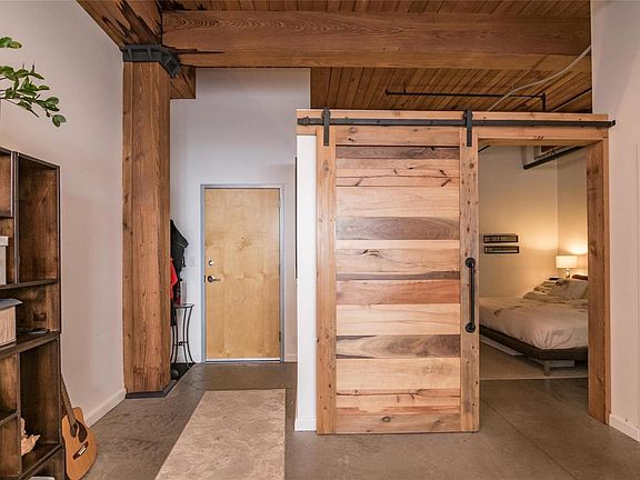 4th image of 1015 Washington Ave APT 508