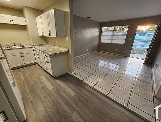 4th image of 913 Lewis Dr