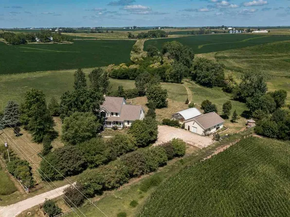 4394 Linn Johnson Rd, Swisher, IA 52338
