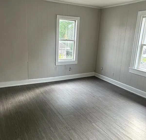 1626 Lawton Ave — Photo 6