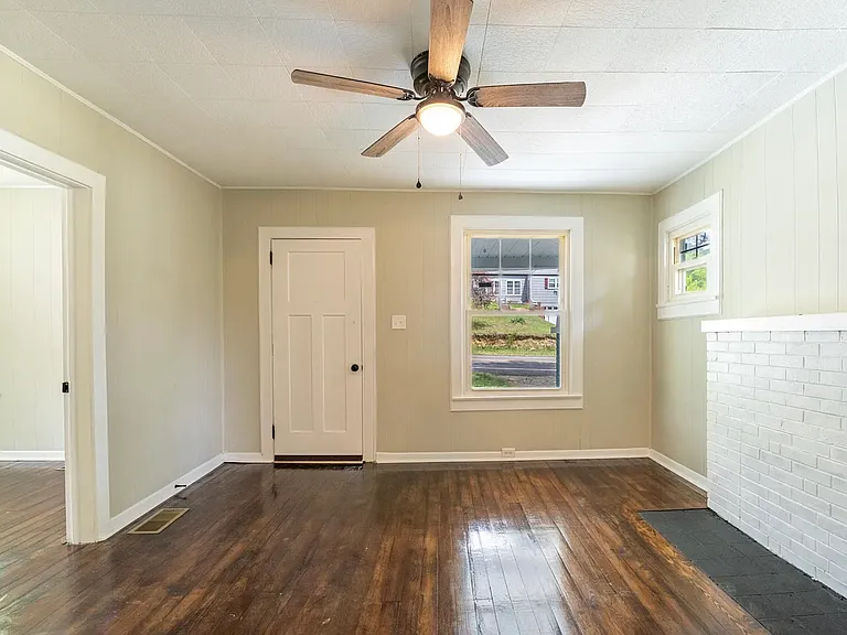 330 Chickamauga Ave — Photo 6
