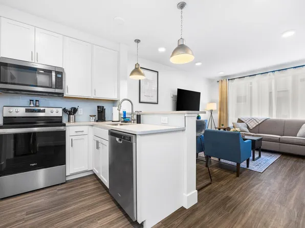 124 Gillis St #6, Traverse City, MI 49684